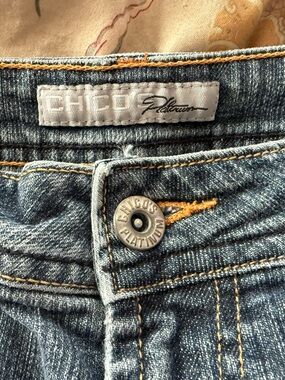 Chico's Platinum Blue Denim Cuffed cropped Jeans (Chicos size 2 = size 12)